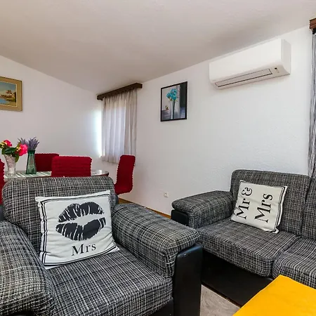 Vlado Apartmán *
