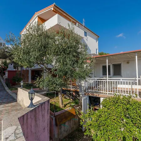 Vlado Apartmán *